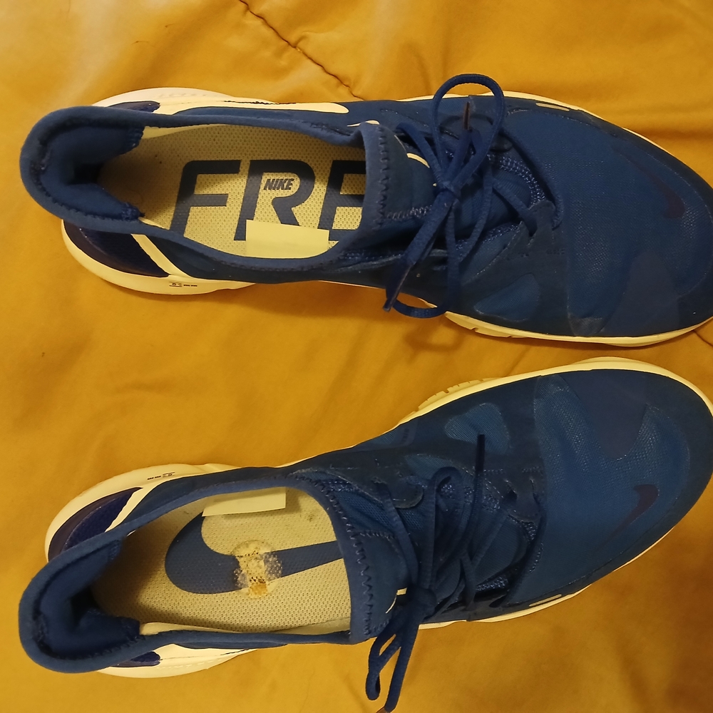 Nike Blue Athletic Shoes with Minimalist Design